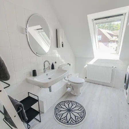 Inikama: Designer Im Gruenen - Netflix Apartment *