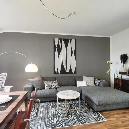 Inikama: Designer Im Gruenen - Netflix Apartment Rosengarten (Lower-Saxony)