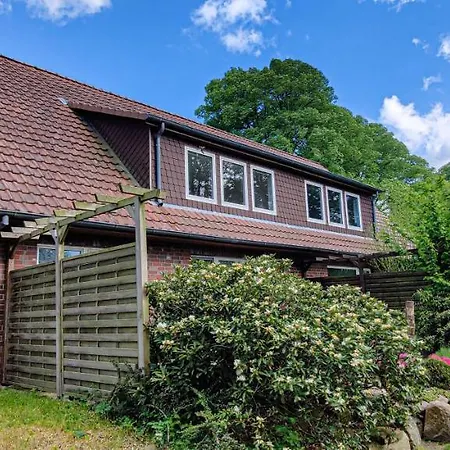 Apartment Inikama: Designer Im Gruenen - Netflix *